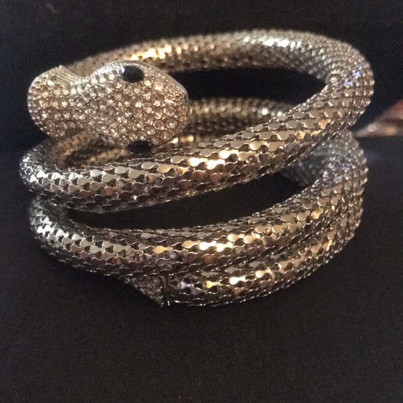 Vintage Jewelry - 😍🎉❤️HP🎉❤️Silver and rhinestone serpent arm cuff bracelet